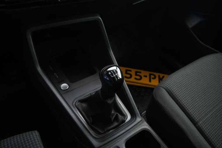 Vehicle Image 28