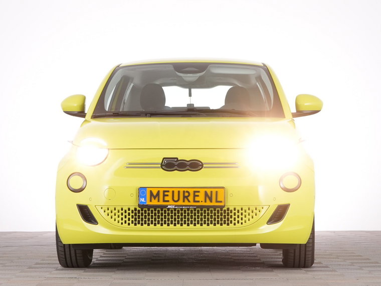Vehicle Image 32