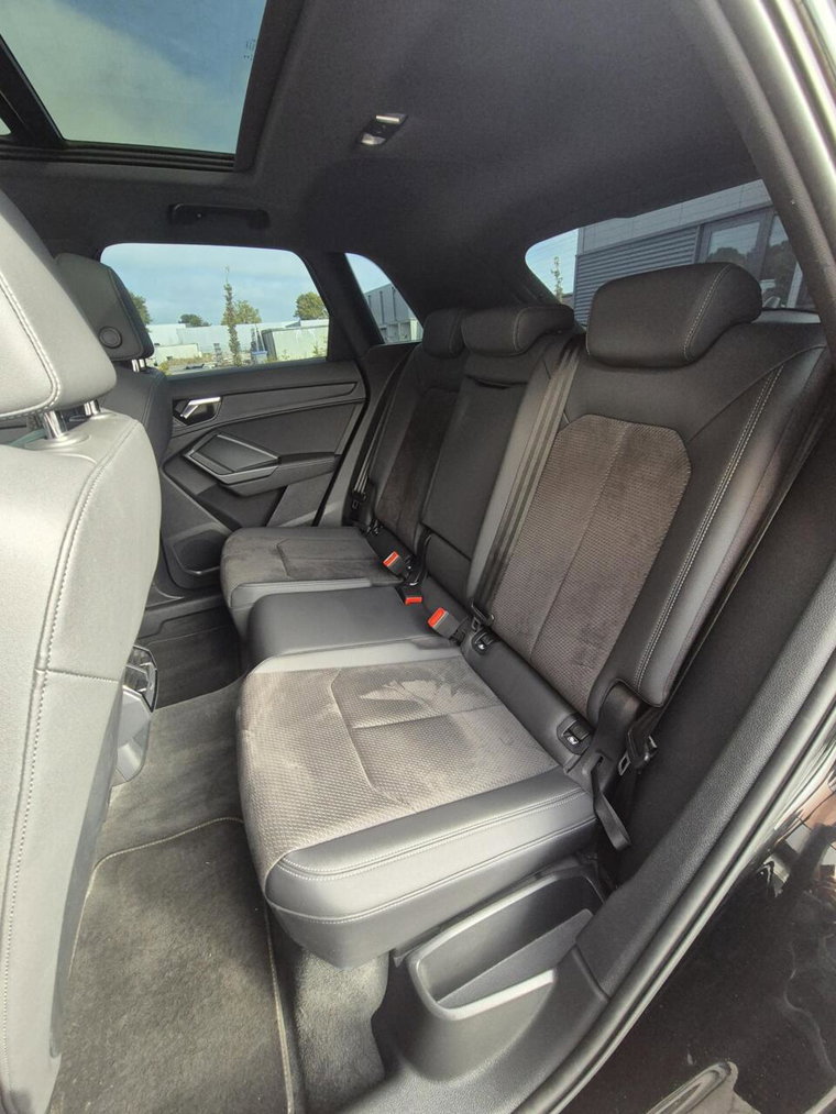 Vehicle Image 35
