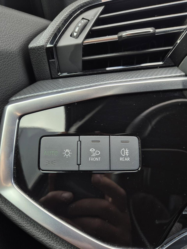 Vehicle Image 39