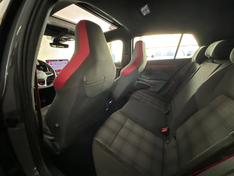Vehicle Image 32