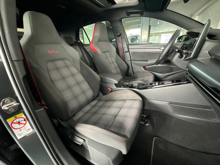 Vehicle Image 37