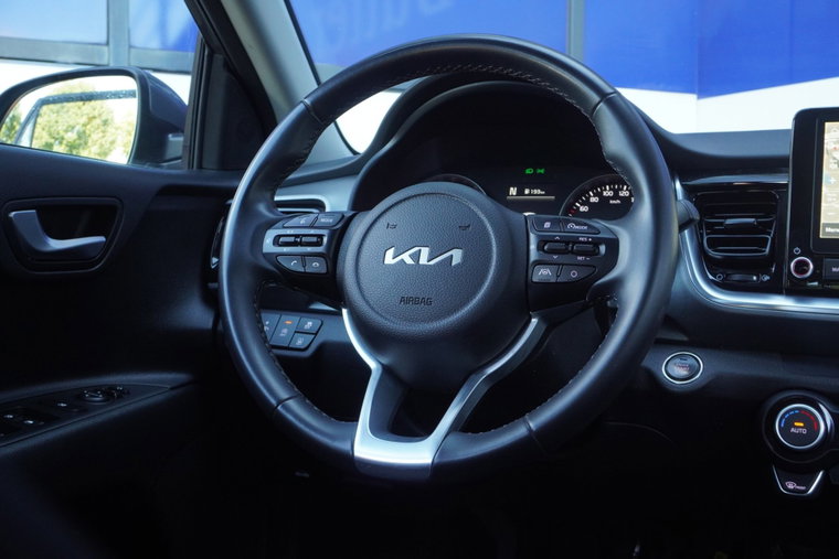 Vehicle Image 25