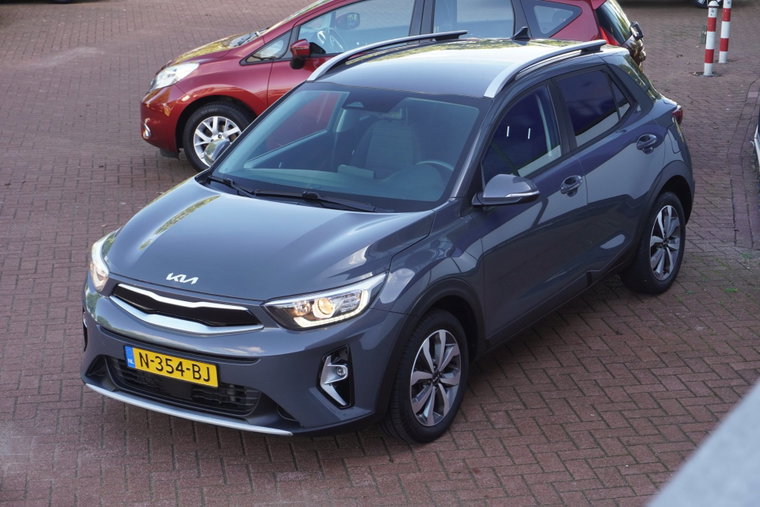 Vehicle Image 32