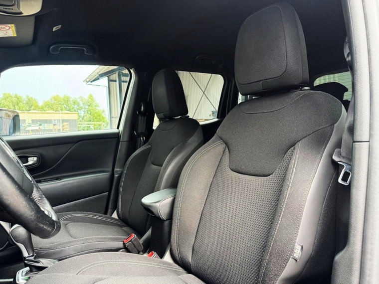 Vehicle Image 22