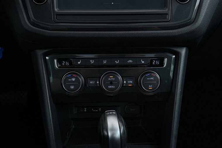 Vehicle Image 28