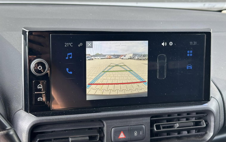 Vehicle Image 18