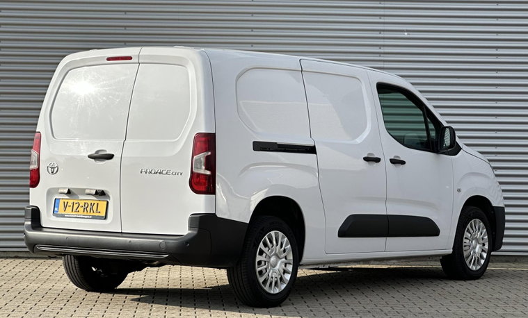 Vehicle Image 9