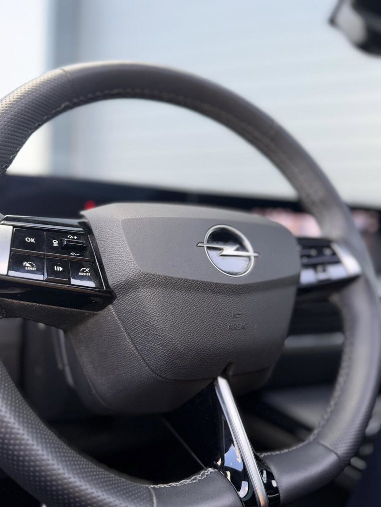 Vehicle Image 27