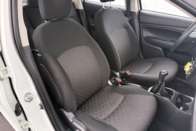 Vehicle Image 14