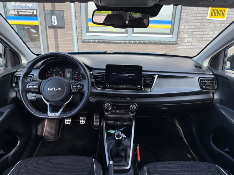 Vehicle Image 19