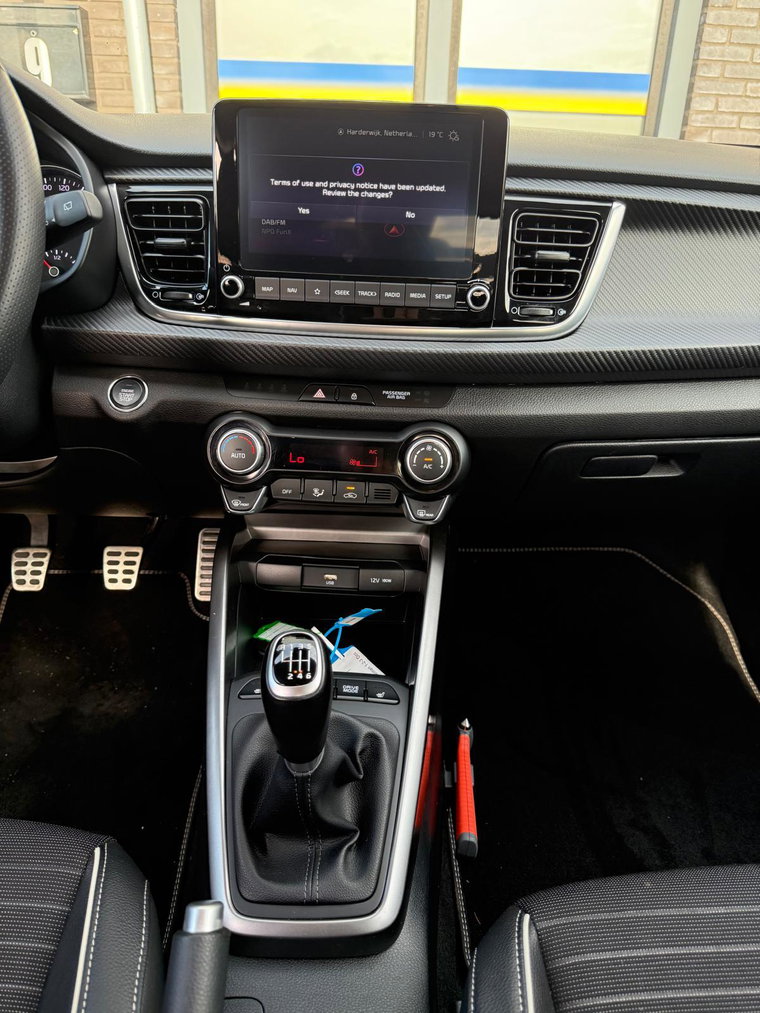 Vehicle Image 26