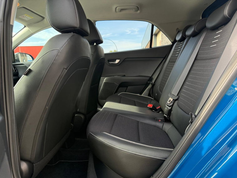 Vehicle Image 35