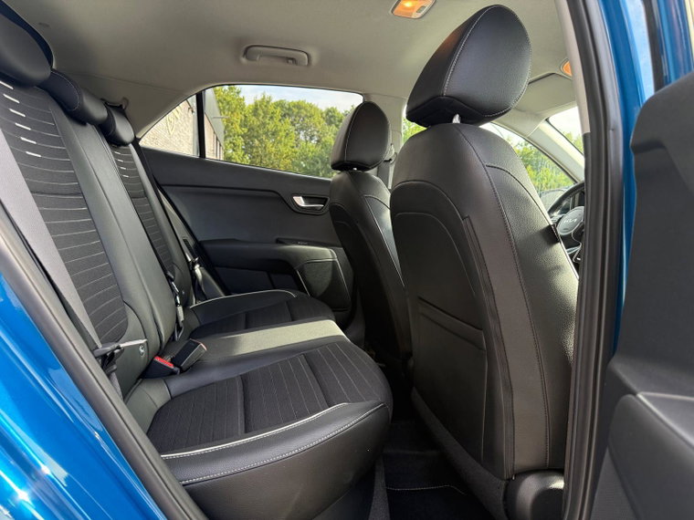 Vehicle Image 37