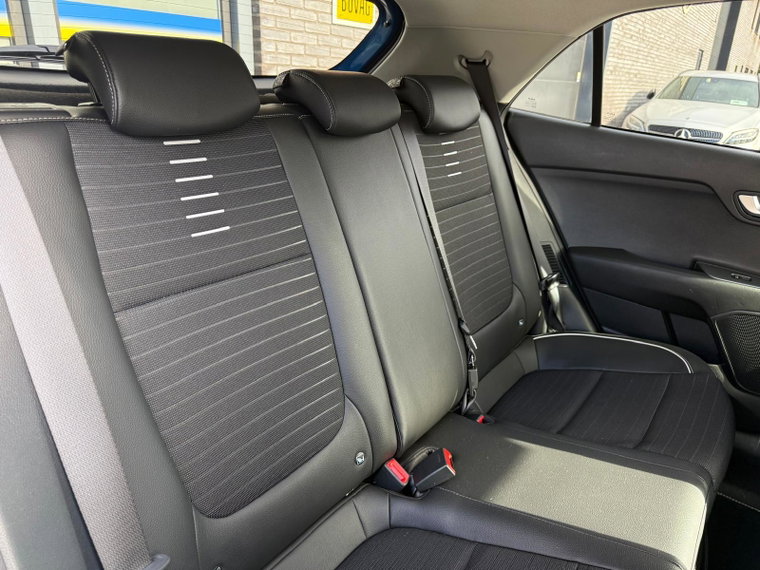 Vehicle Image 38