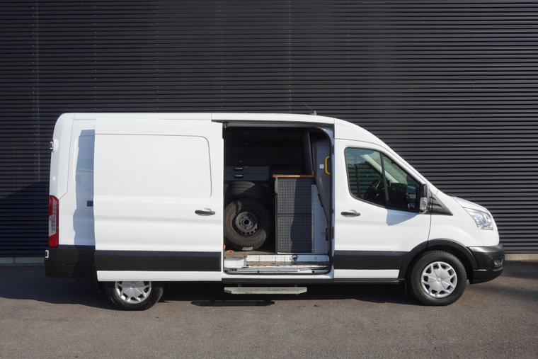 Vehicle Image 12