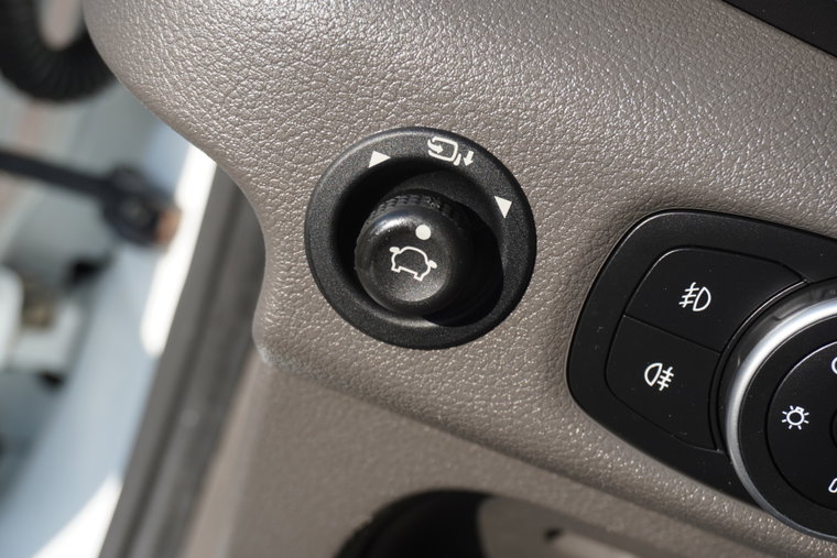 Vehicle Image 9