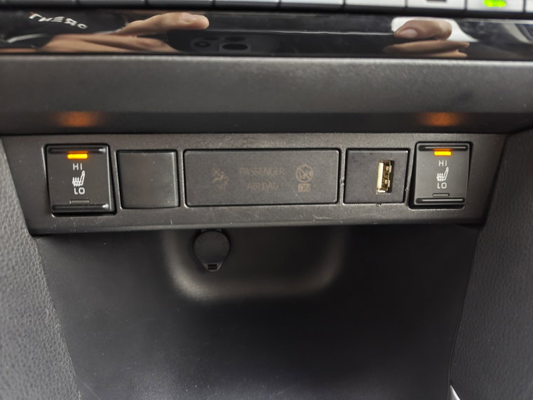 Vehicle Image 21