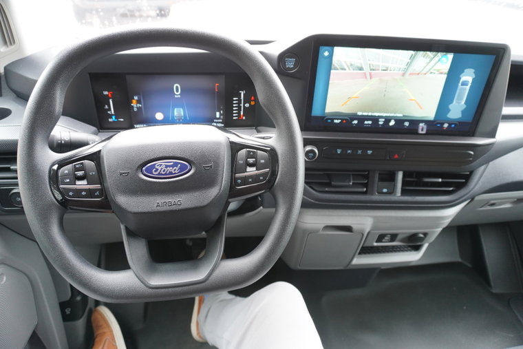 Vehicle Image 13