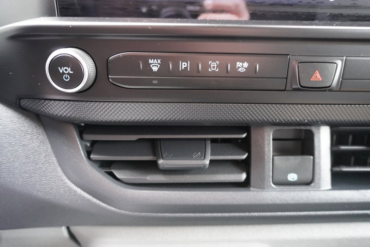 Vehicle Image 26