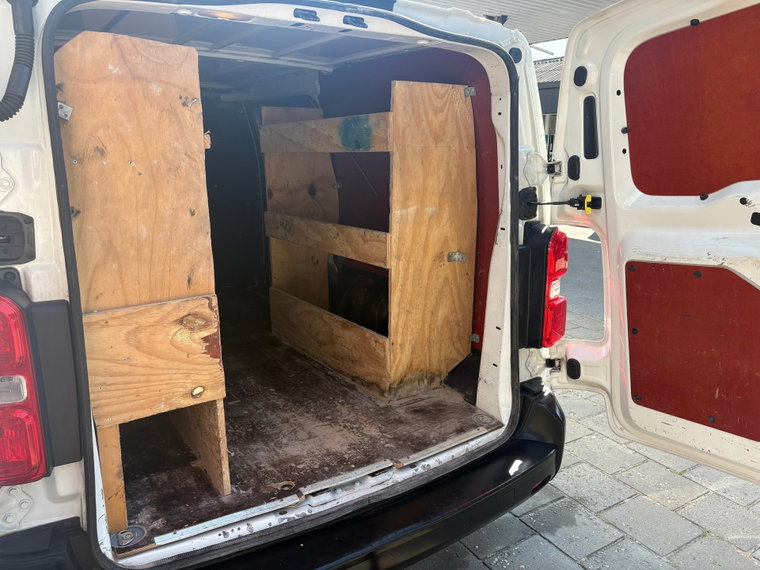 Vehicle Image 26