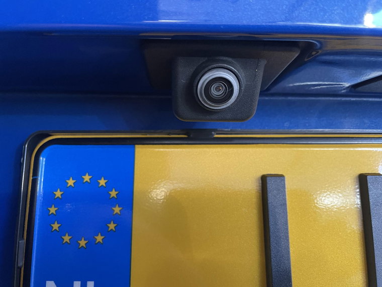 Vehicle Image 25