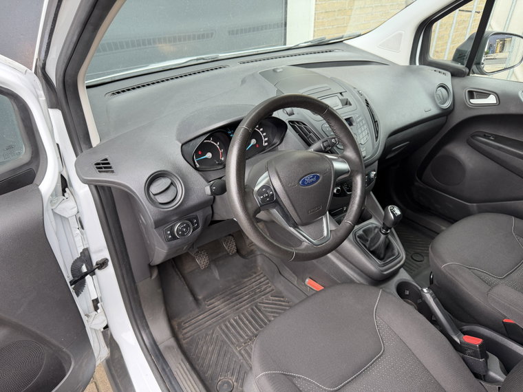 Vehicle Image 17