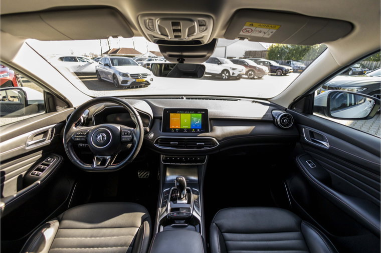 Vehicle Image 6