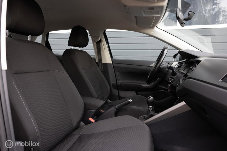 Vehicle Image 32