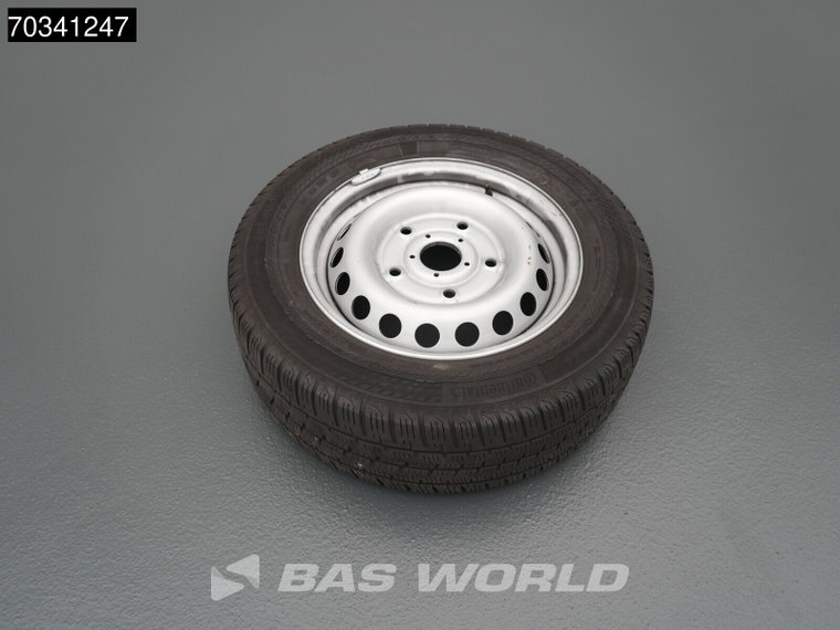 Vehicle Image 41