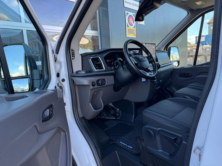 Vehicle Image 17