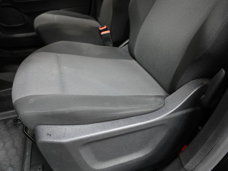 Vehicle Image 33