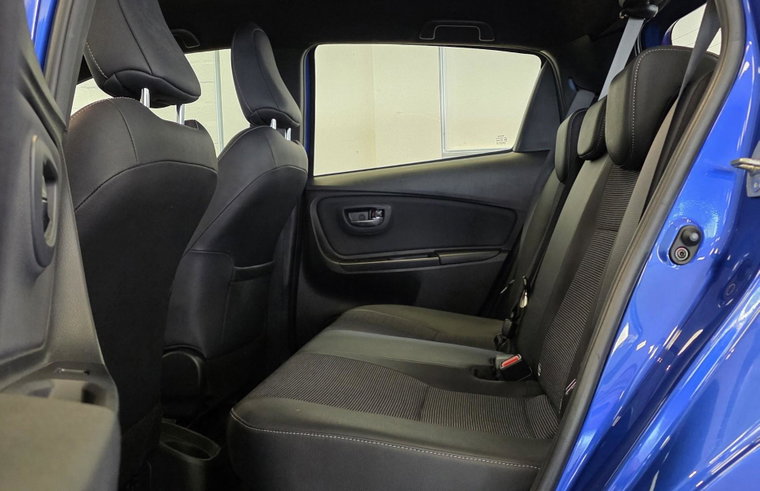 Vehicle Image 12