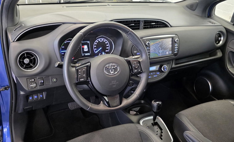 Vehicle Image 10