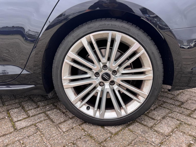 Vehicle Image 17