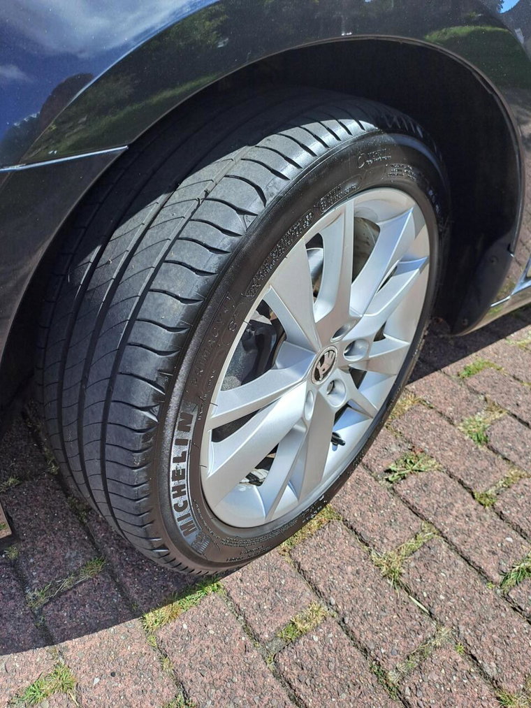 Vehicle Image 22