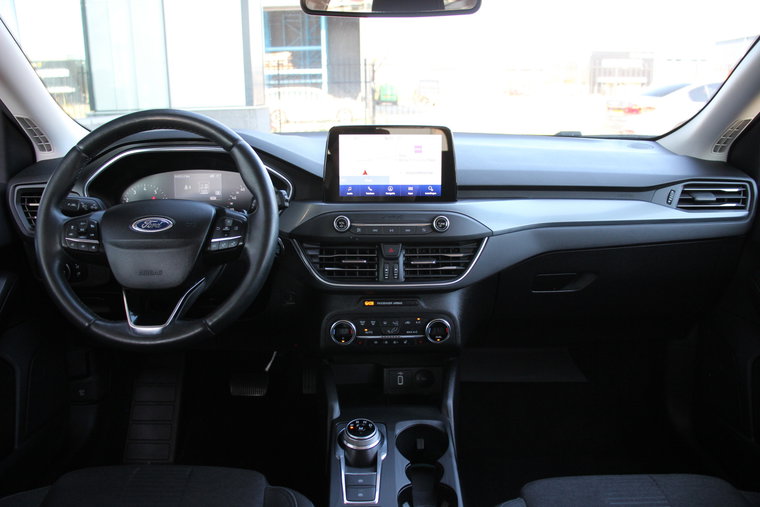 Vehicle Image 16