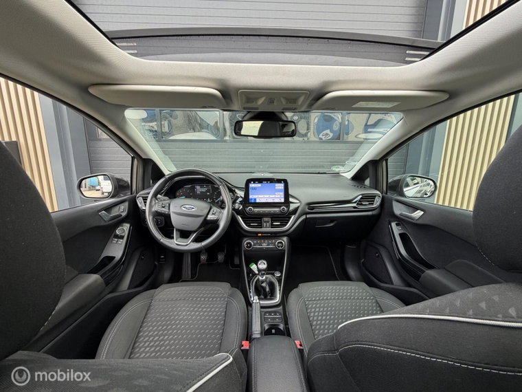 Vehicle Image 12