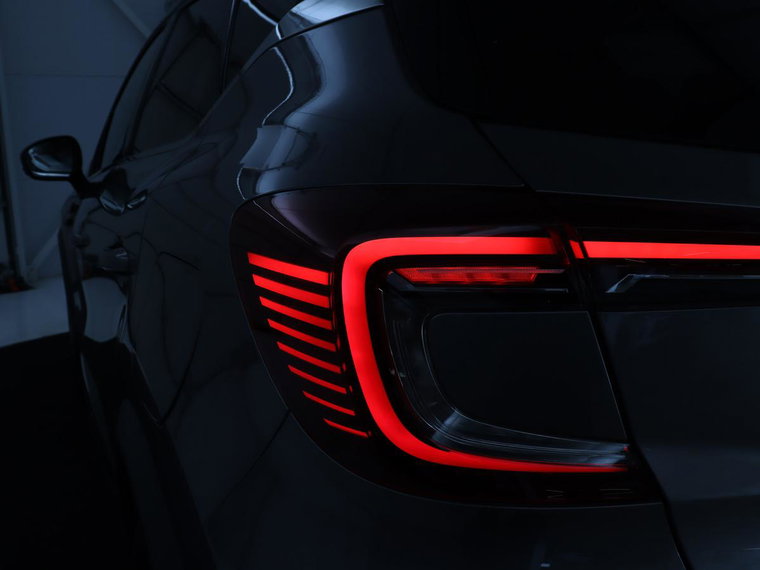 Vehicle Image 32