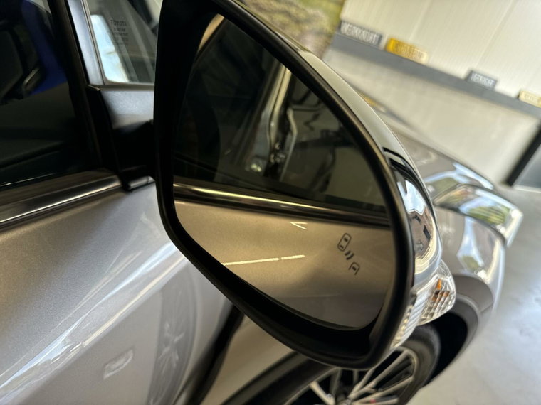 Vehicle Image 35