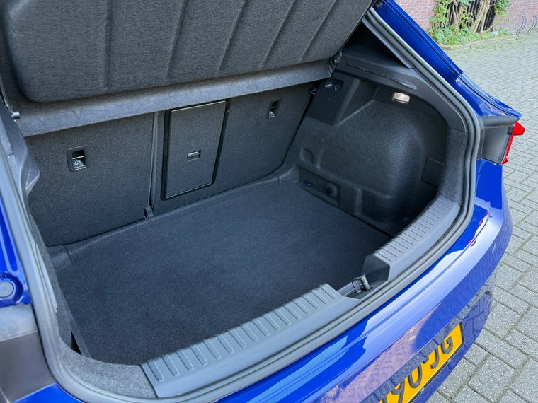 Vehicle Image 26