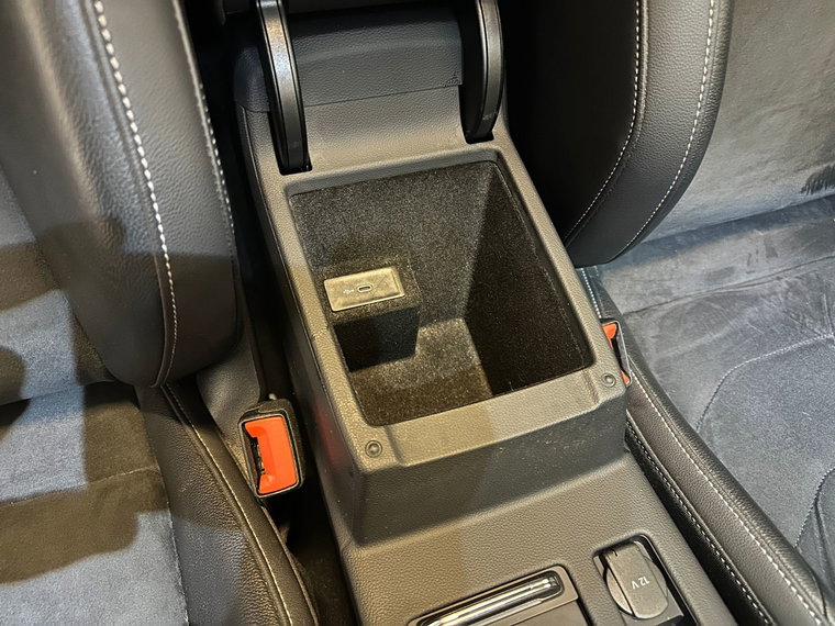Vehicle Image 38