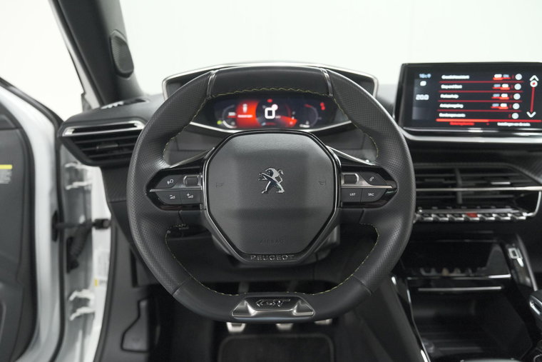 Vehicle Image 32