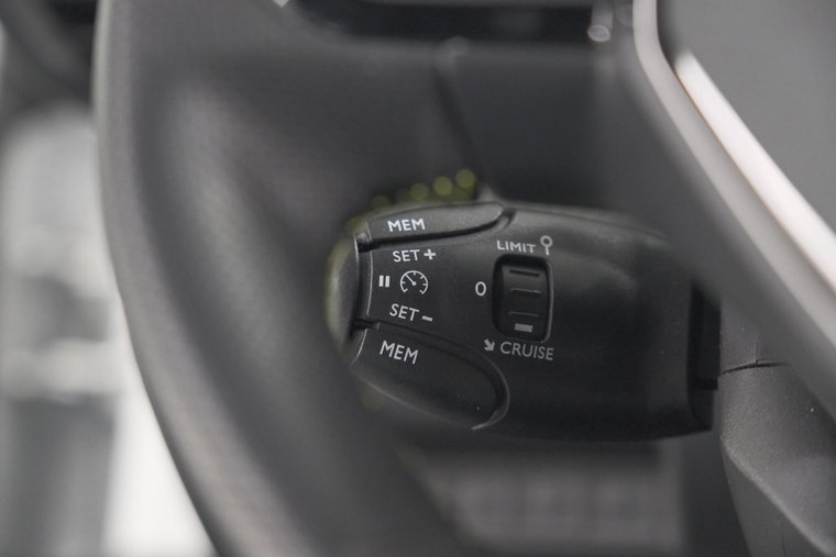 Vehicle Image 37