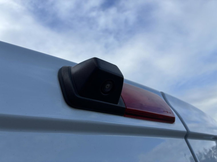 Vehicle Image 25