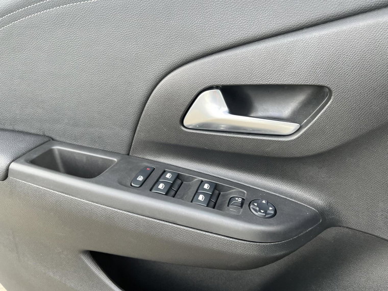 Vehicle Image 24