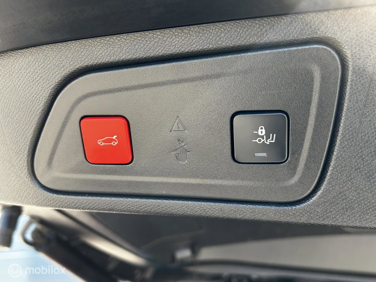 Vehicle Image 52
