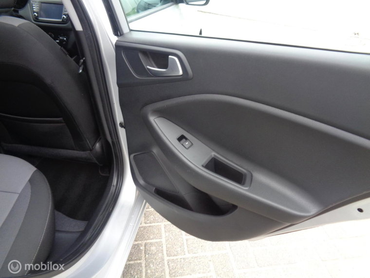 Vehicle Image 17