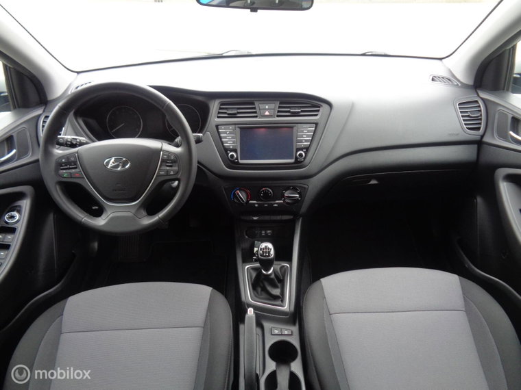 Vehicle Image 18