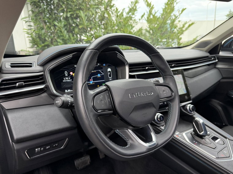 Vehicle Image 15